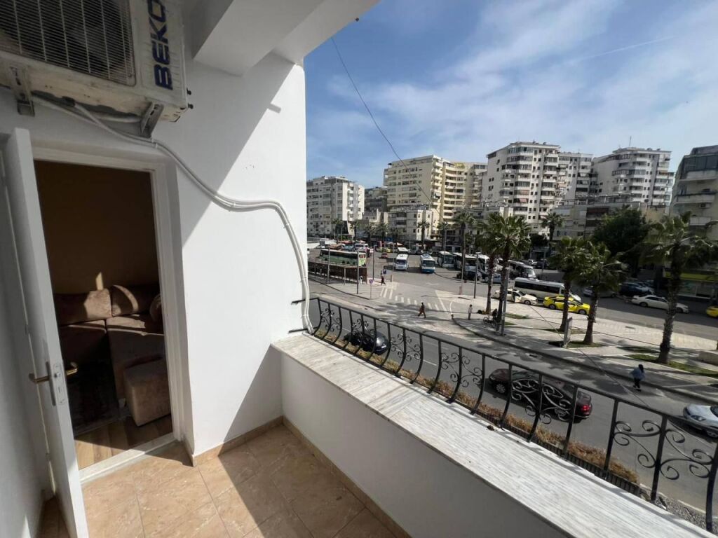 Apartament me qera ne qender te durrsit 400 milek e fundit