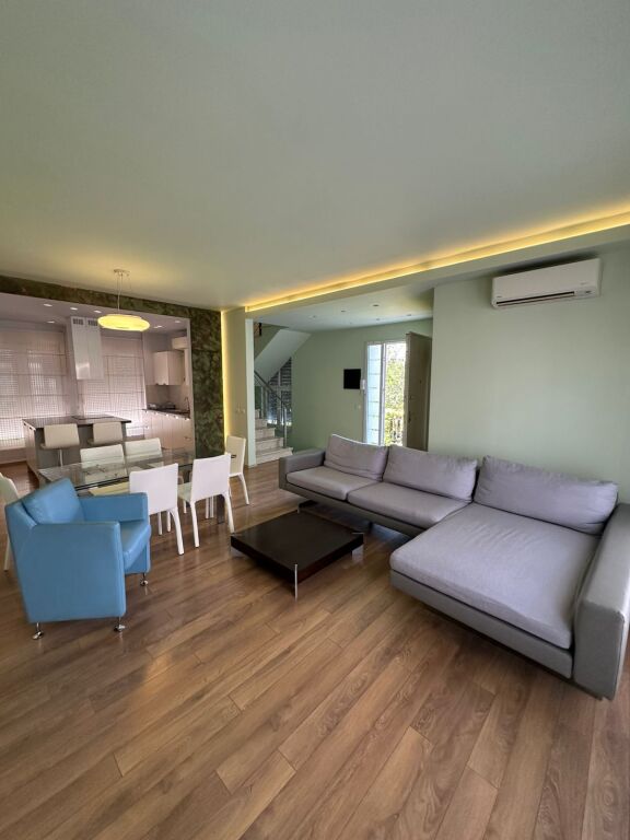 🏡 Villa su 4 Piani in Affitto – White House Residence, TEG