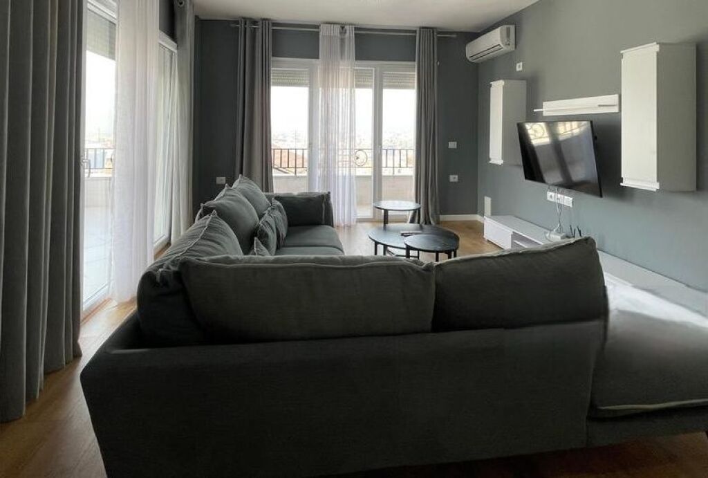 APPARTAMENTO IN AFFITTO 2+1+2+POSTO AUTO AL GIARDINO BOTANICO! 800 € /Mese