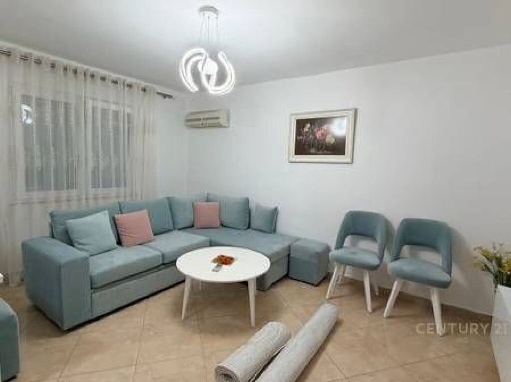 JEPET ME QIRA APARTAMENT 1+1 TEK 21 DHJETORI | ÇMIMI 50,000 ALL
