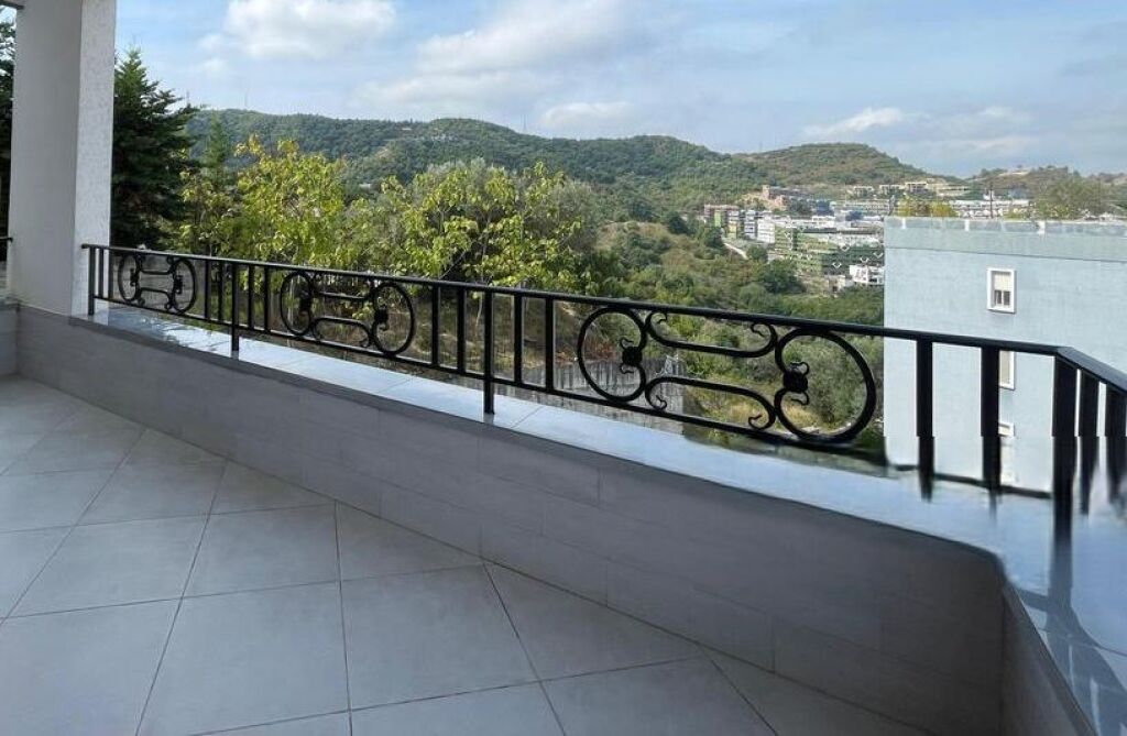 APPARTAMENTO IN AFFITTO 2+1+2+POSTO AUTO AL GIARDINO BOTANICO! 800 € /Mese