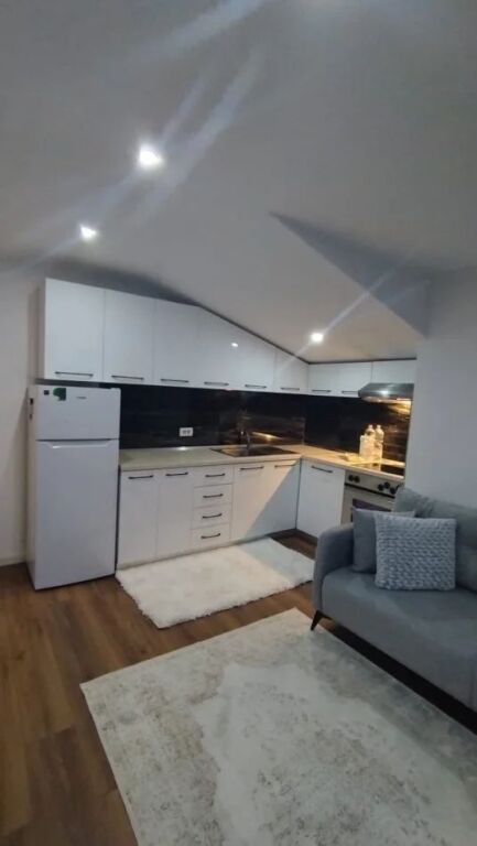 APARTAMENT PER QERA 21 DHJETORI