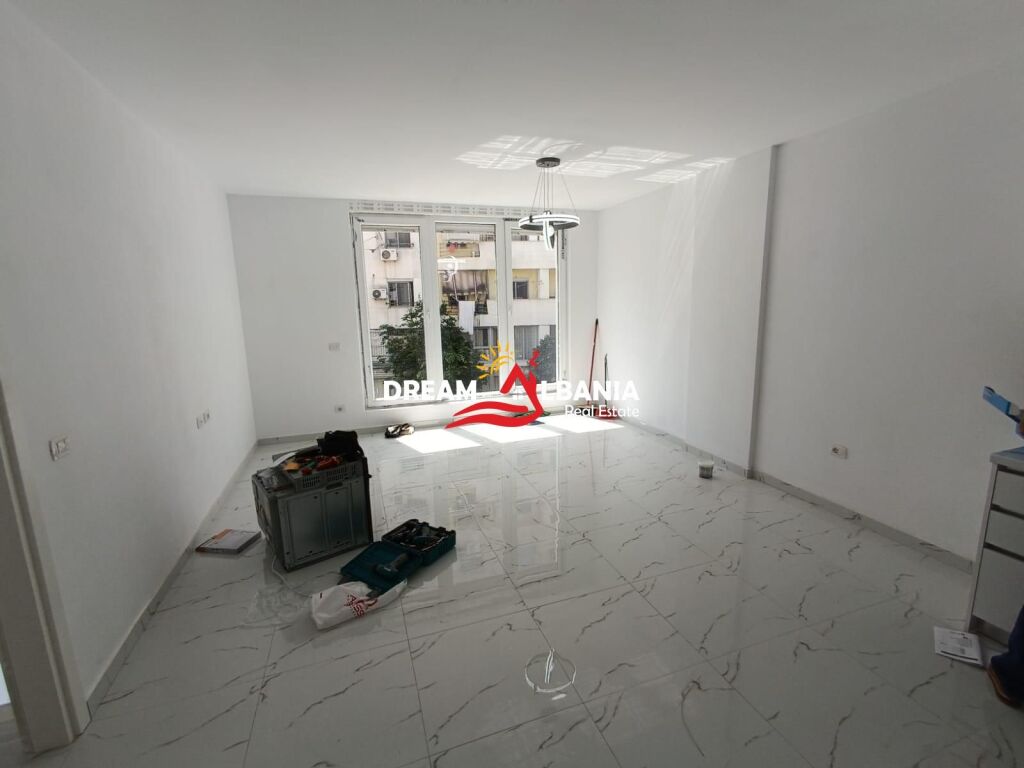Appartamento 1+1 in affitto in Via Jordan Misja a Tirana (ID 42111563)