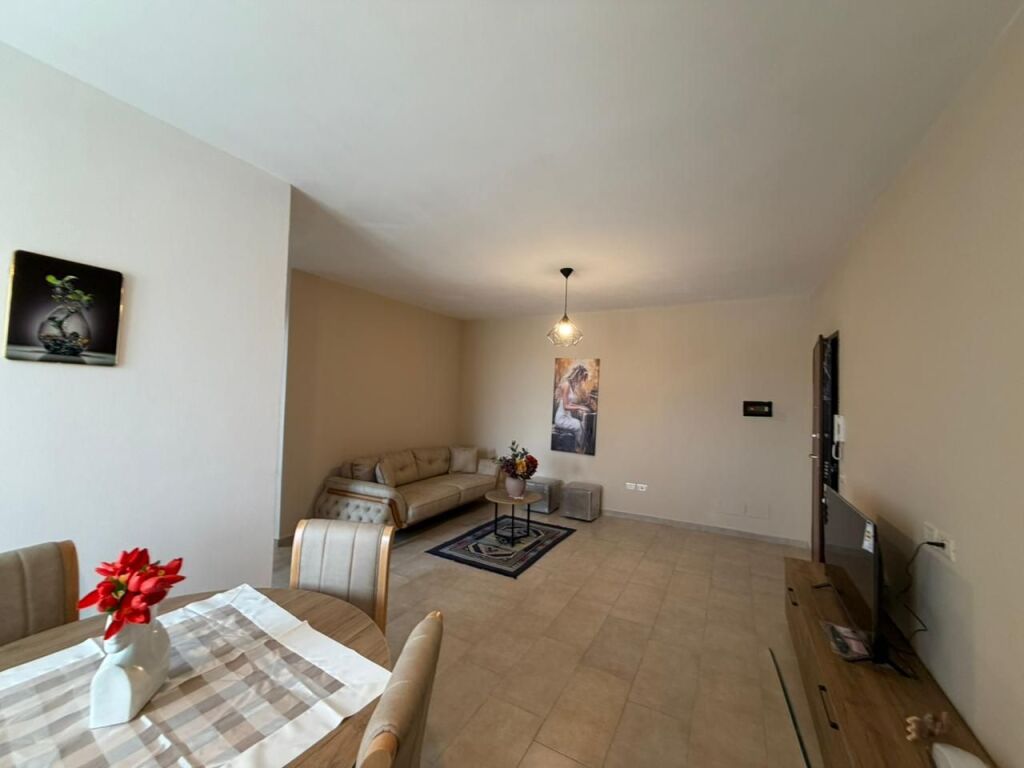 Jepet me qera apartament 1+1