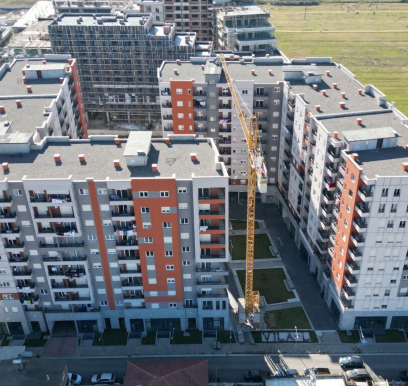 Apartament 1+1 ne shitje perball Vila L, Astir