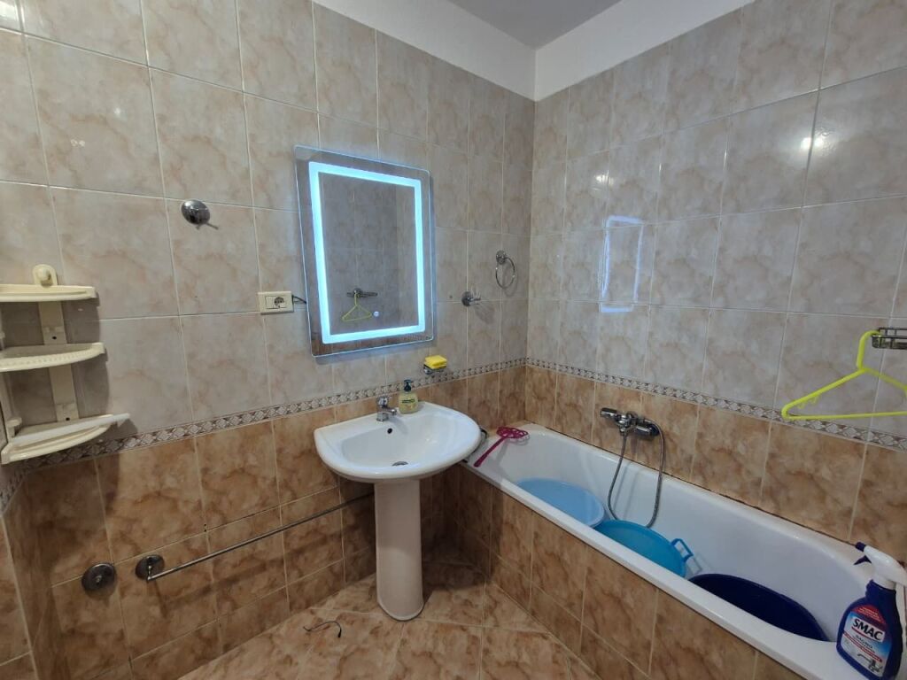 Apartment 2+1 for rent at Komuna E Parisit