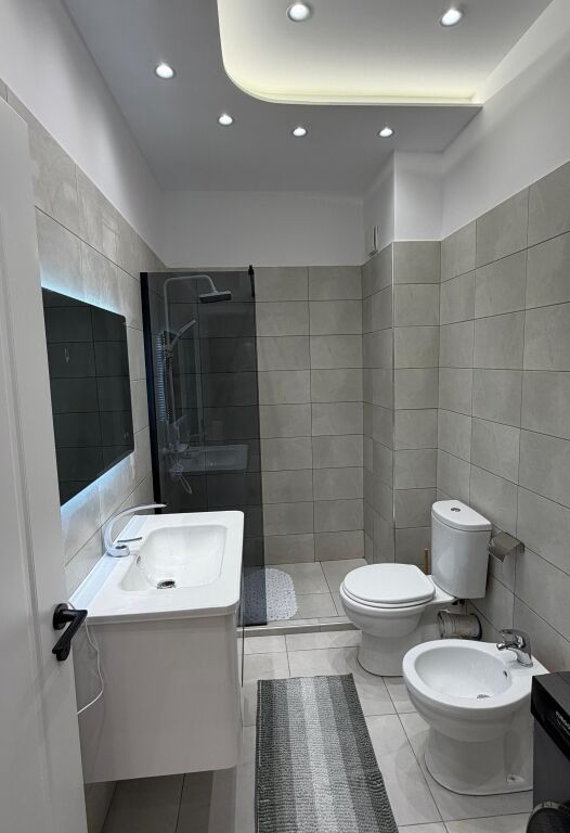 Shitet: Apartament 2+1