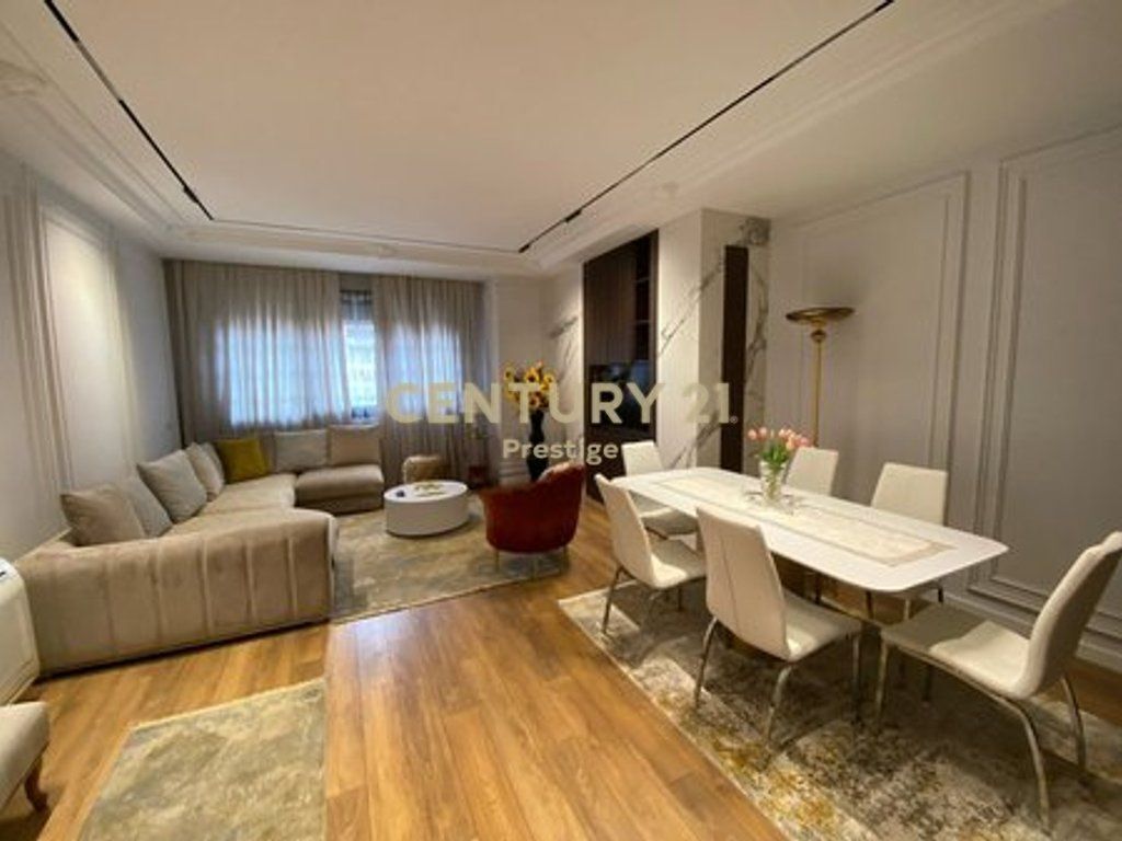 Apartment 2+1+2+Parking Space for rent at Barricades Street