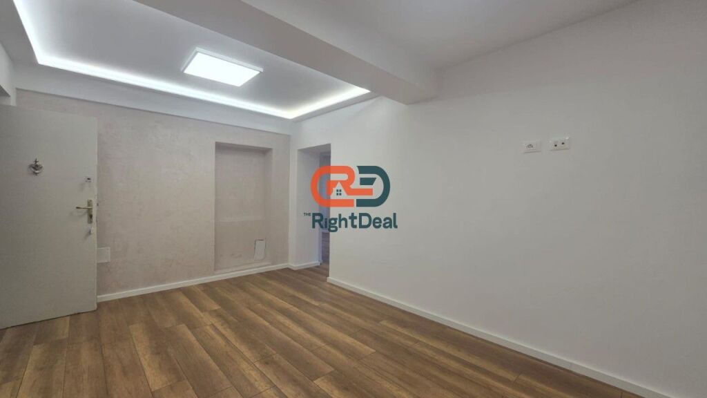 Perballe Maternitetit Te Ri, Jepet Me Qira Ambient, Ideal Per Zyra Ose Biznes!!!
