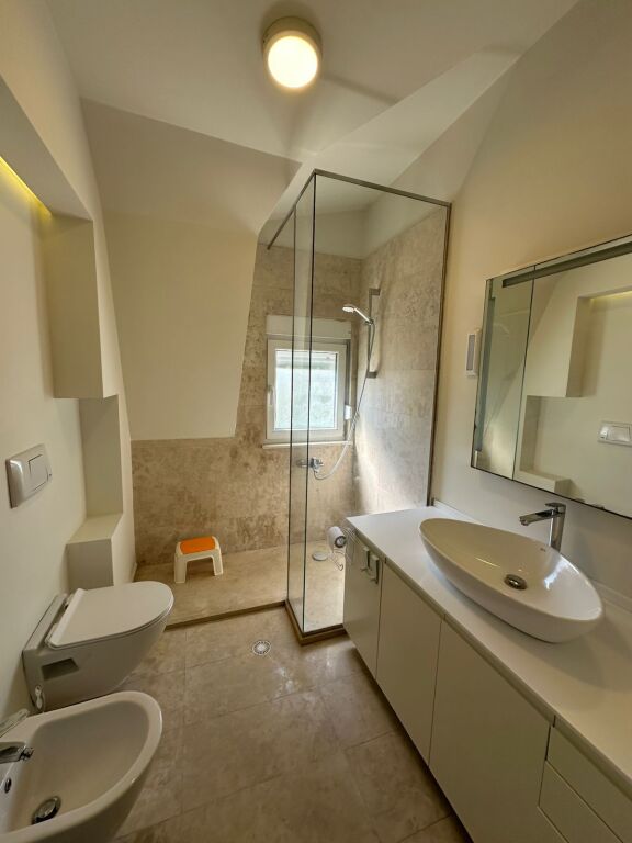 🏡 Villa su 4 Piani in Affitto – White House Residence, TEG