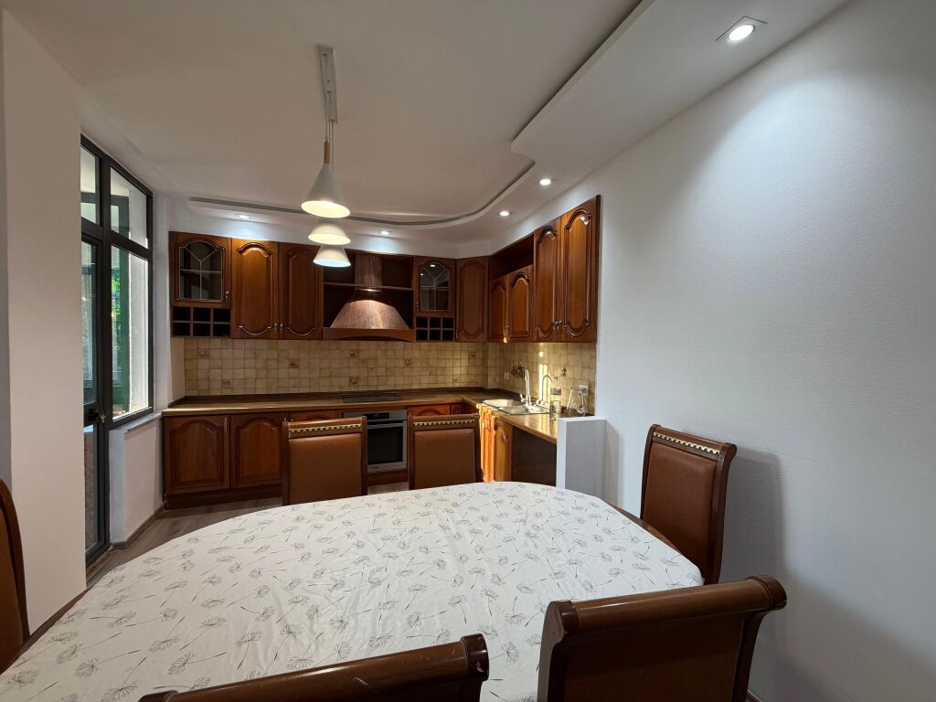 Appartamento-In Affitto-Elbasan,Tirane