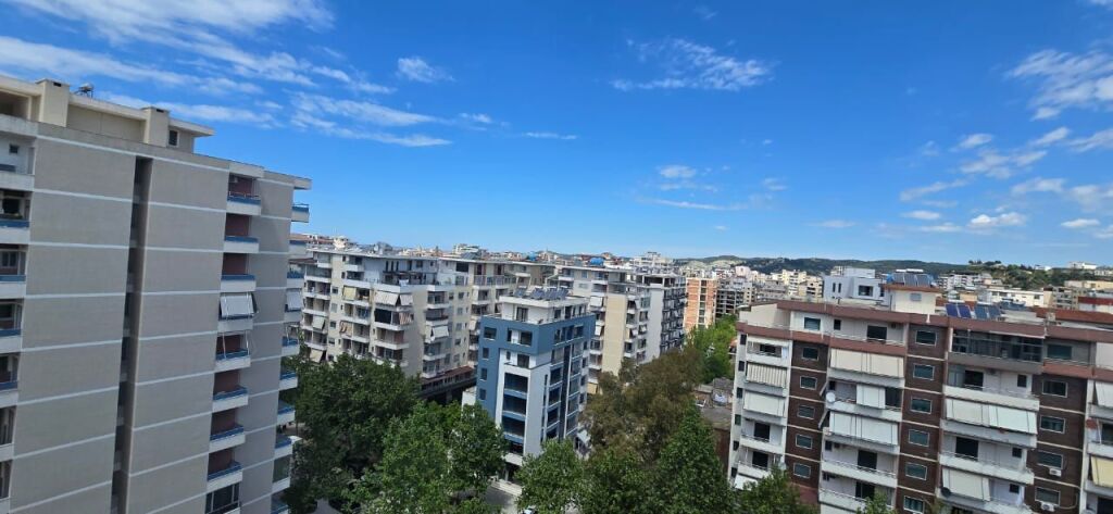 Appartamento in affitto 2+1 via Cipajve
