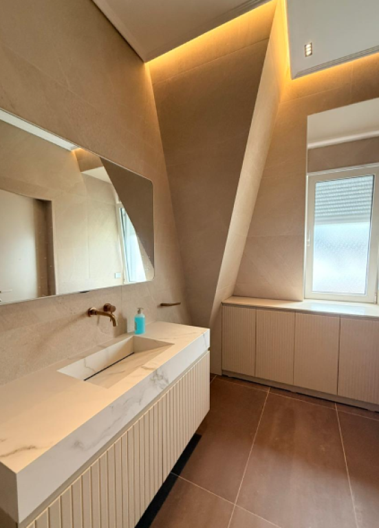 JEPET APARTAMENT LUKSOZ 2+1+2 ME QIRA – Pranë TEG