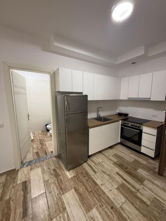 Shitet apartament 1+1 Golem