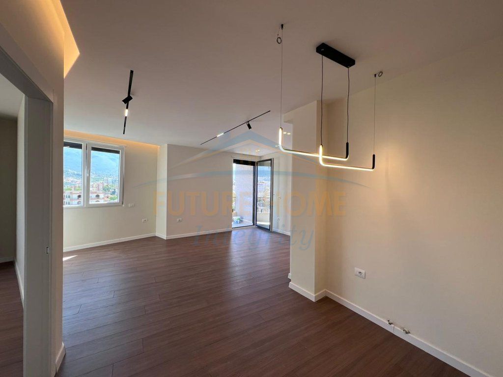 Shitet, Apartament 2+1+Post Parkimi, Brryli, Tiranë.