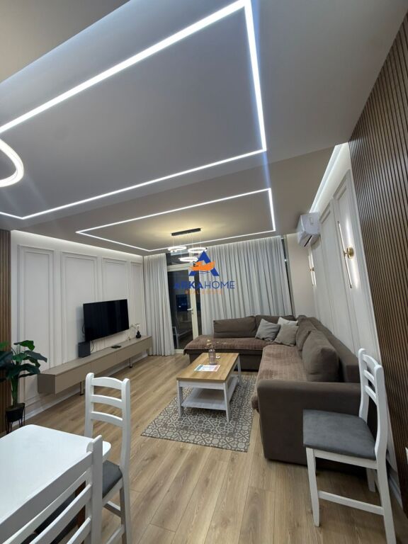 VENDESI DUPLEX 2+1+BALCONE "PIAZZA SKENDERBEJ" 550.000 EURO