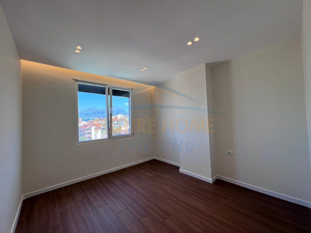 Shitet, Apartament 2+1+Post Parkimi, Brryli, Tiranë.