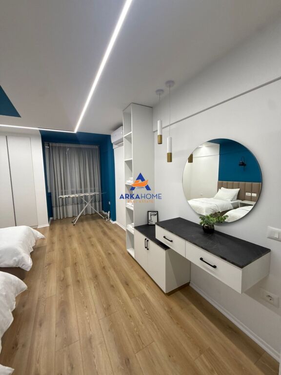 VENDESI DUPLEX 2+1+BALCONE "PIAZZA SKENDERBEJ" 550.000 EURO