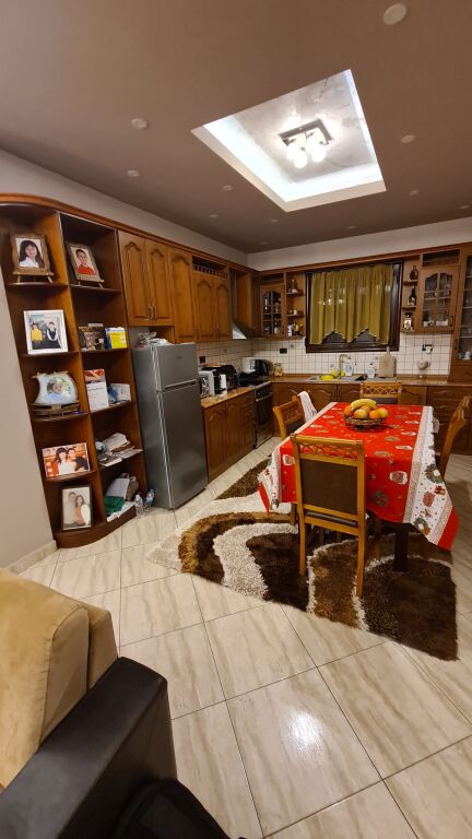 Jepet me qera  apartament 2+1 Rruga e Kokonozëve