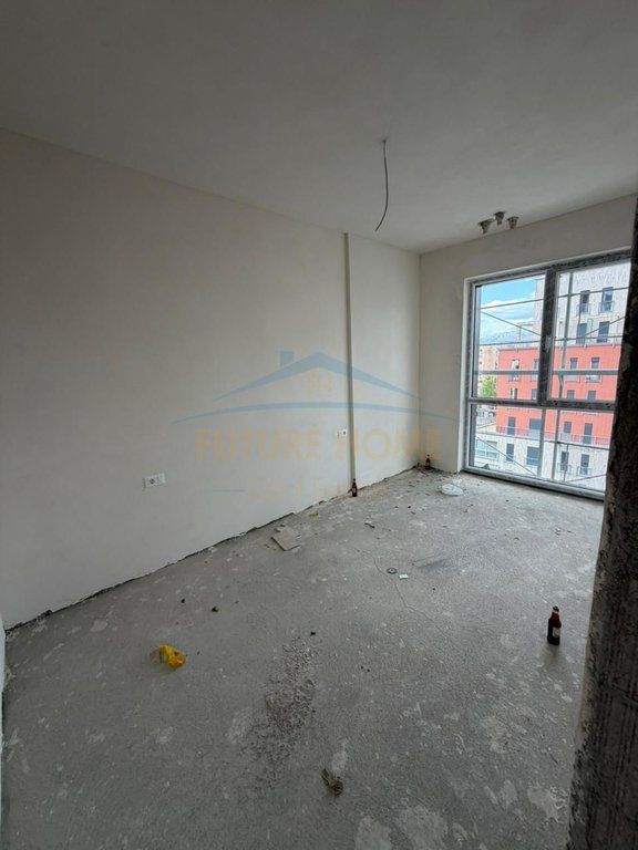 Shitet, Apartament 1+1, Laprakë