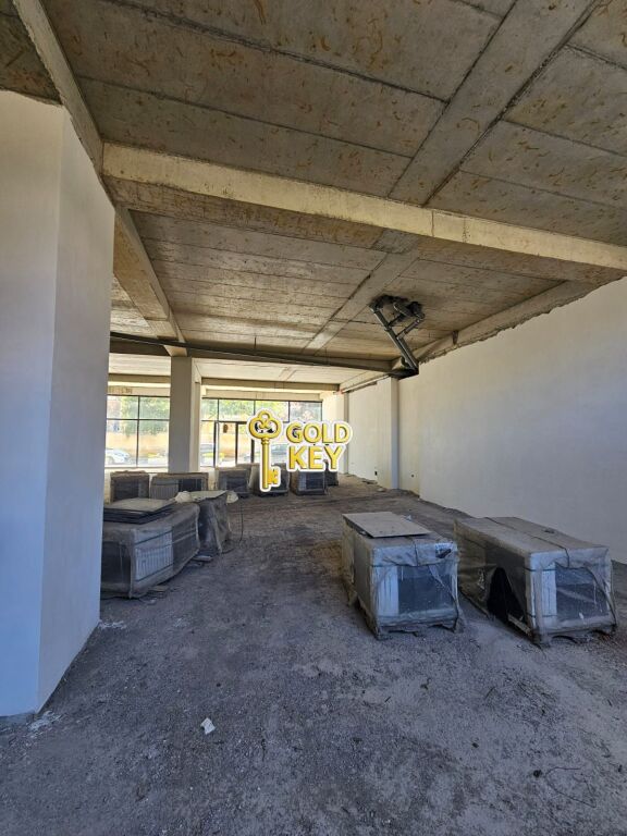 🏢 Locale in Affitto – Posizione Super sulla Spiaggia, Durrës!