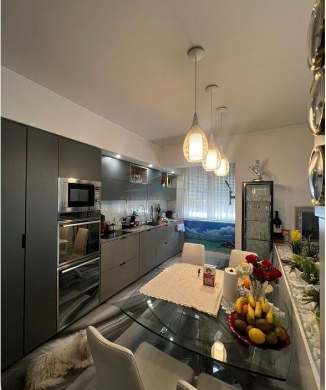 Apartment 3+1+2+Storage for sale, Paris Commune.