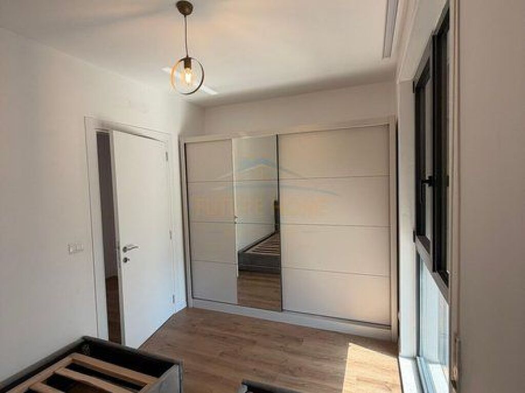 Affitto, Appartamento 2+1+2, Accesso Tirana