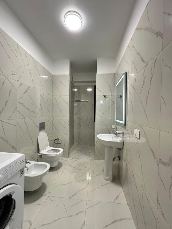 Apartament 2+1+ parking per qera Grand Galeria !