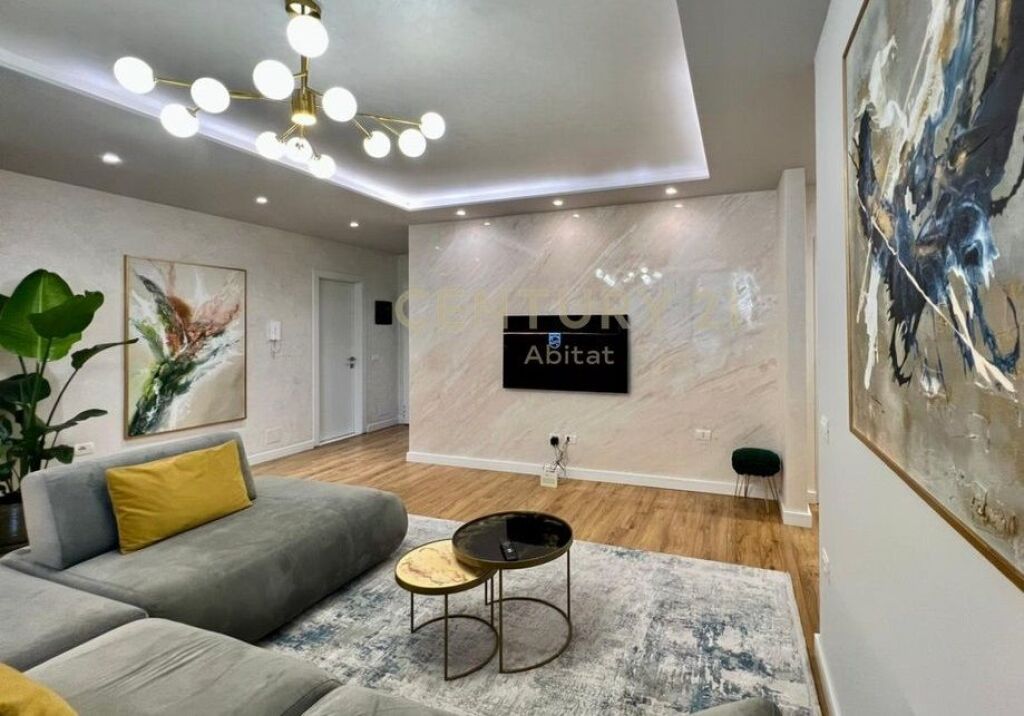Apartament 2+1+2 ne shitje tek Komuna e Parisit