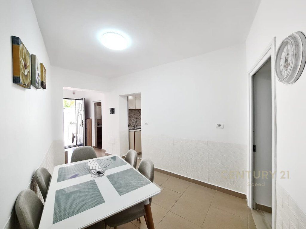 Appartamento 1+1 in affitto al piano villa (primo piano) nella zona del Nuovo Bazaar!