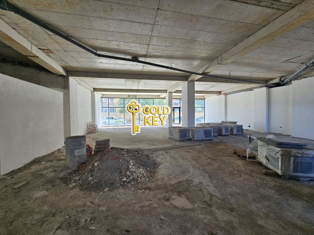 🏢 Locale in Affitto – Posizione Super sulla Spiaggia, Durrës!