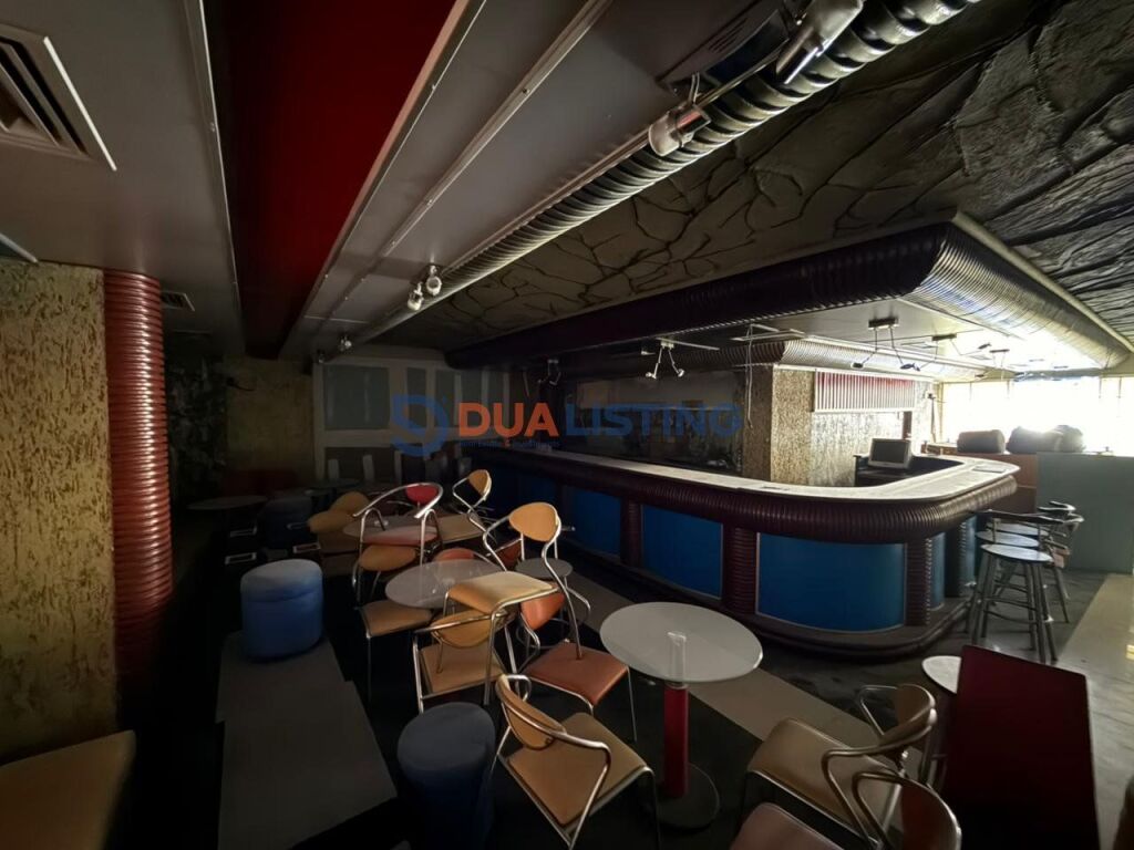 Shitet Ambient Komercial në një nga zonat më të kërkuara!