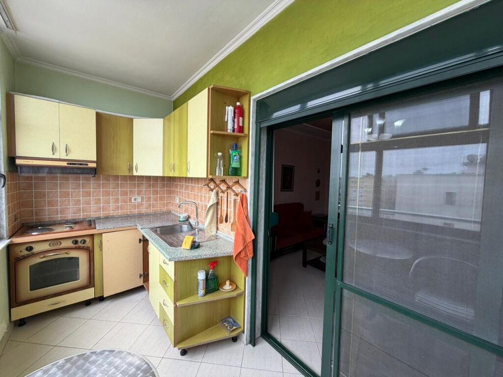 Shitet Apartament 3+1+2+2