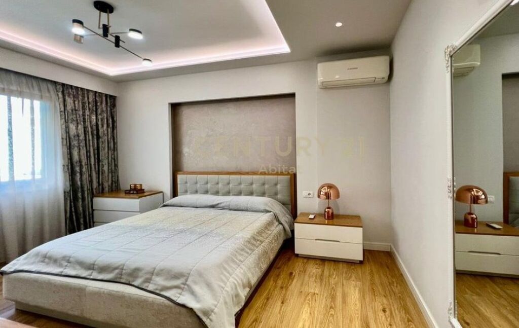 Apartament 2+1+2 ne shitje tek Komuna e Parisit