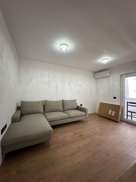 🏡 Shitet Apartament 1+1 – Rruga Irfan Tomini
