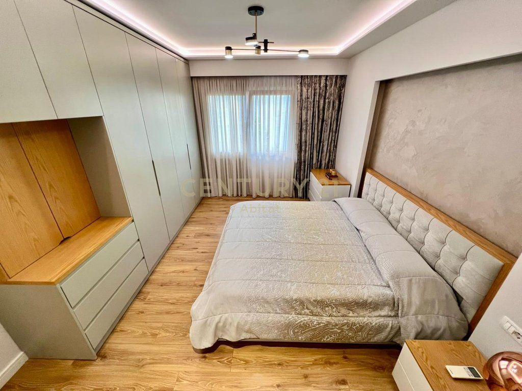 FOR SALE, PREMIUM APARTMENT 2+1+2 with PARKING SPACE at KOMUNA !