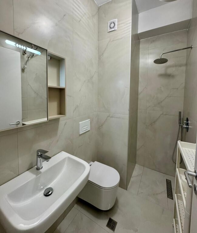 Jepet me qira apartament 1+1