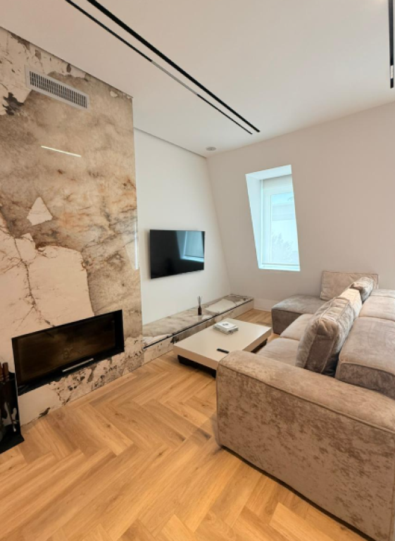 JEPET APARTAMENT LUKSOZ 2+1+2 ME QIRA – Pranë TEG