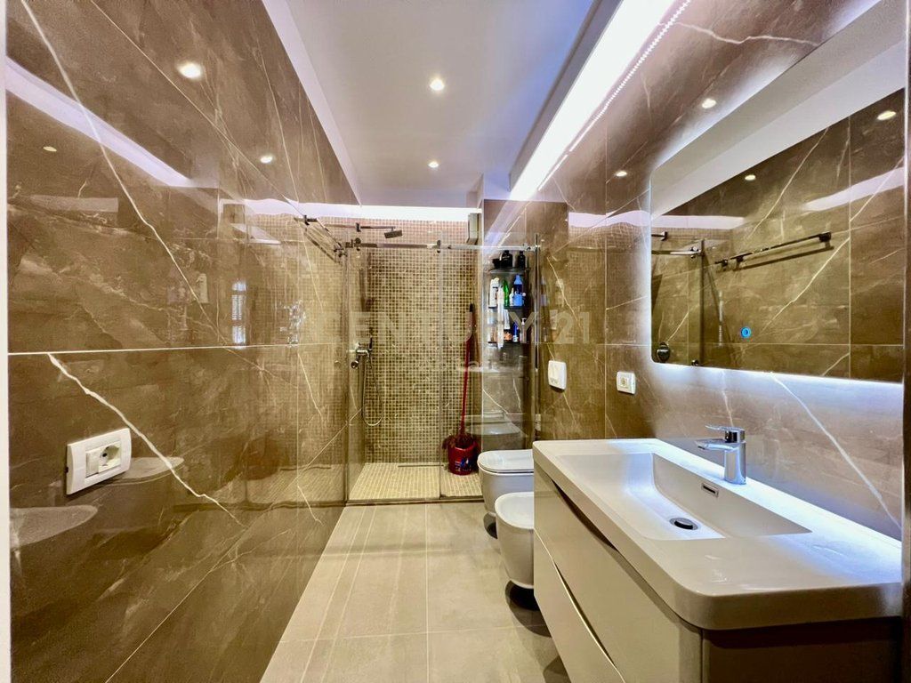 SHESIM, APARTAMENT PREMIUM 2+1+2 me POST PARKIMI te KOMUNA‼️