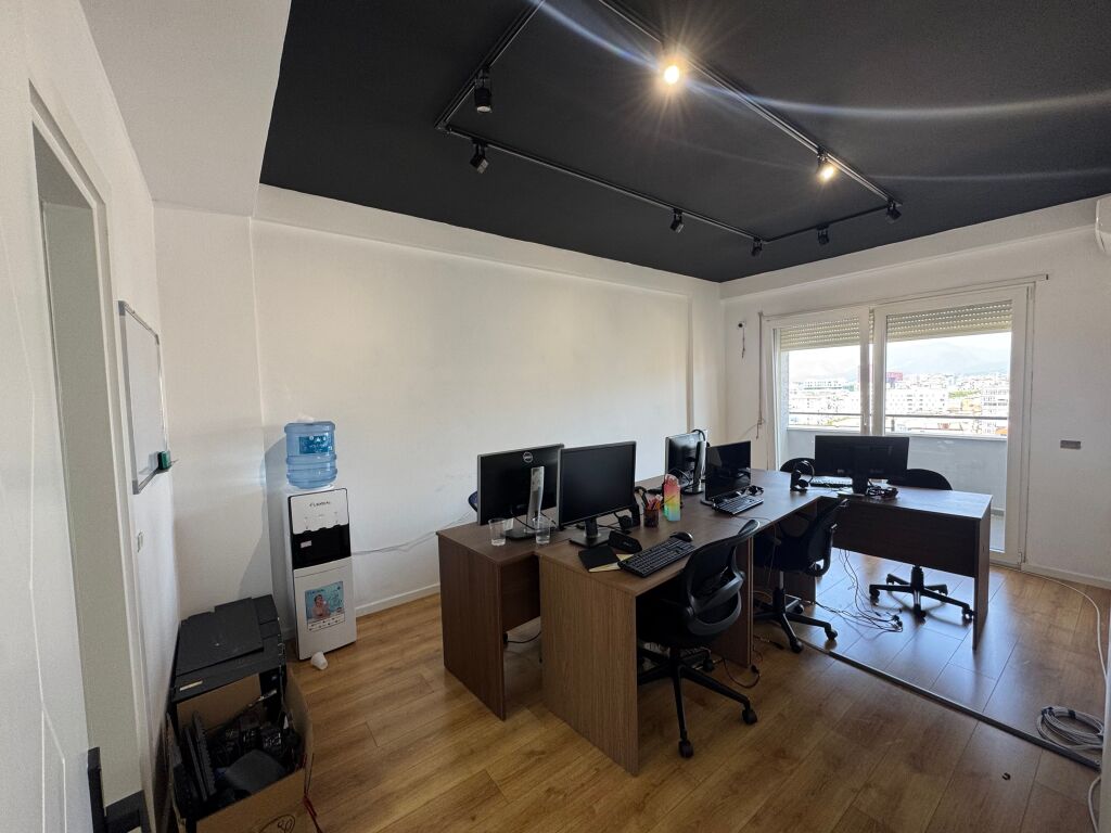 Premises for rent Paris Commune