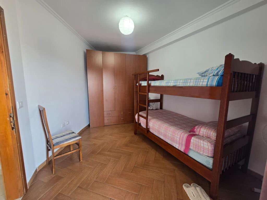 JEPET APARTAMENT ME QERA 2+1 RRUGA E BARRIKADAVE