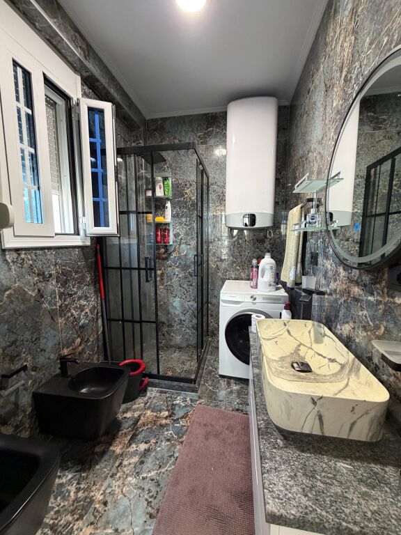 Shitet apartament 1+1 Mali Robit
