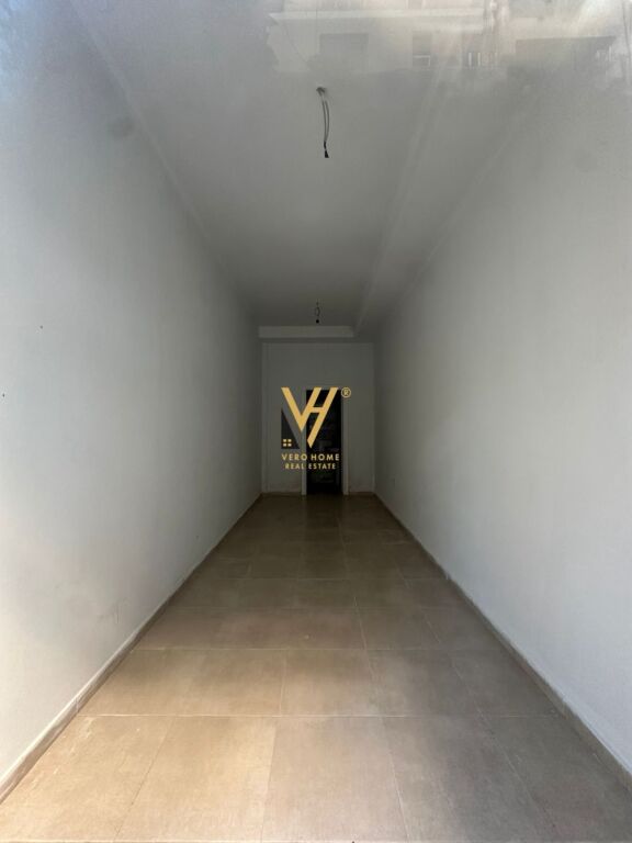 SHOP FOR RENT 20 M2 IN VASIL SHANTO 35,000 LEKE