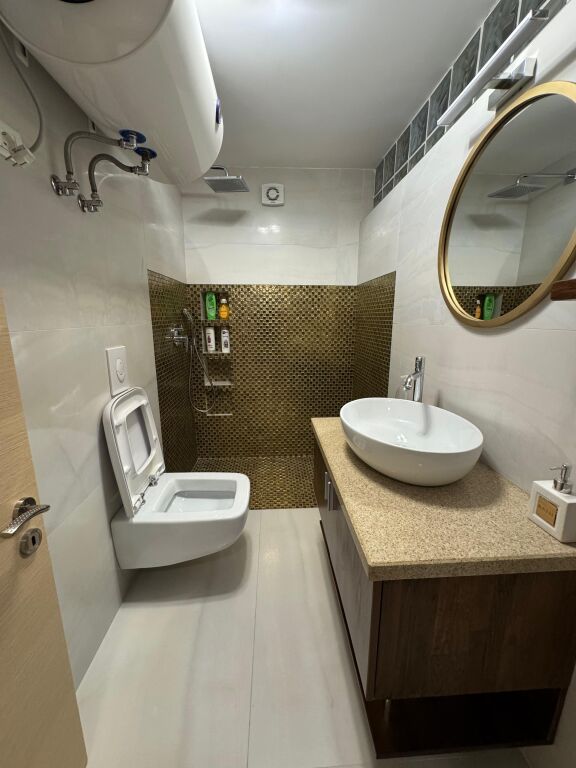 Jepet apartament me qera 1+1