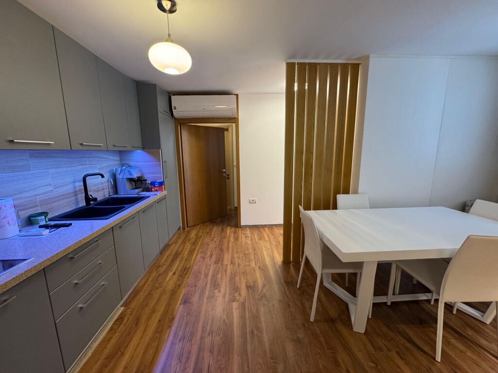 Jepet apartament me qera 1+1