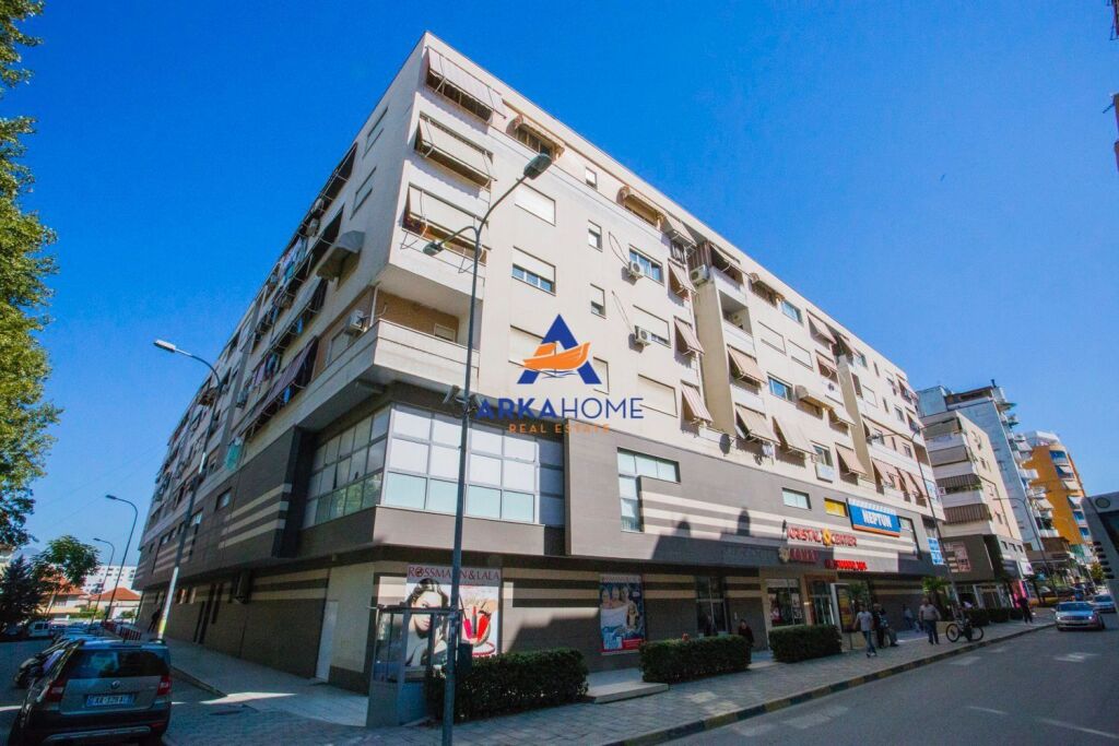 SHOP FOR SALE 66M2 "TE KOMUNA E PARISIT" 170,000 EURO