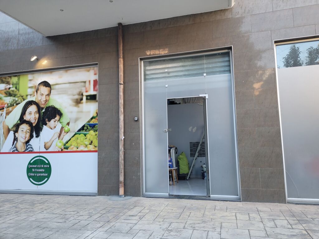 Service unit for sale behind Hotel Mondial  