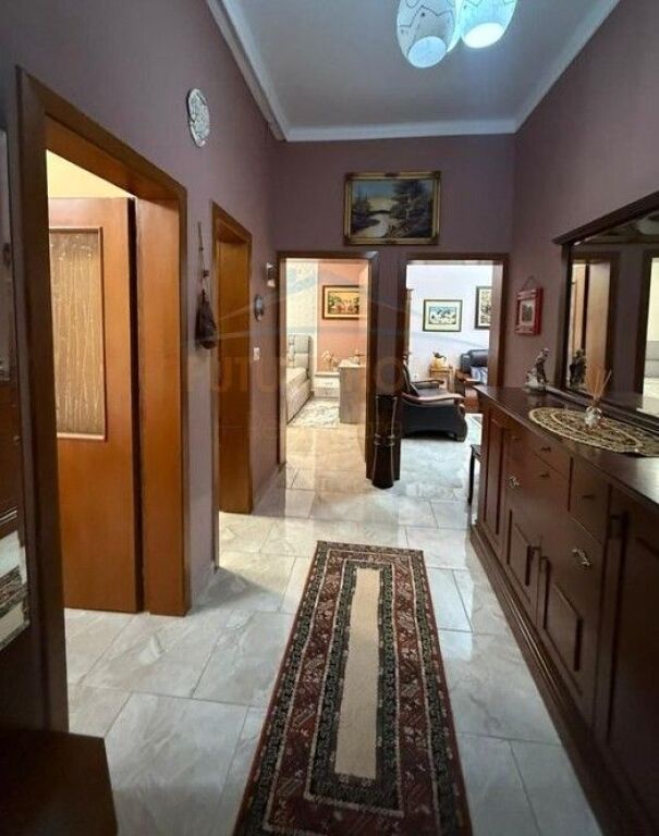Affitto, Appartamento 2+1, Vasil Shanto, Tirana.