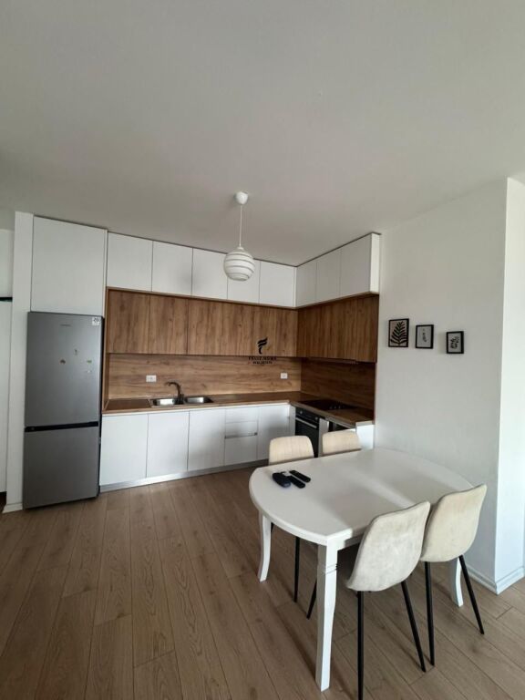 APARTAMENT ME QERA 2+1 YZBERISHT 50.000 LEKE FH-72563