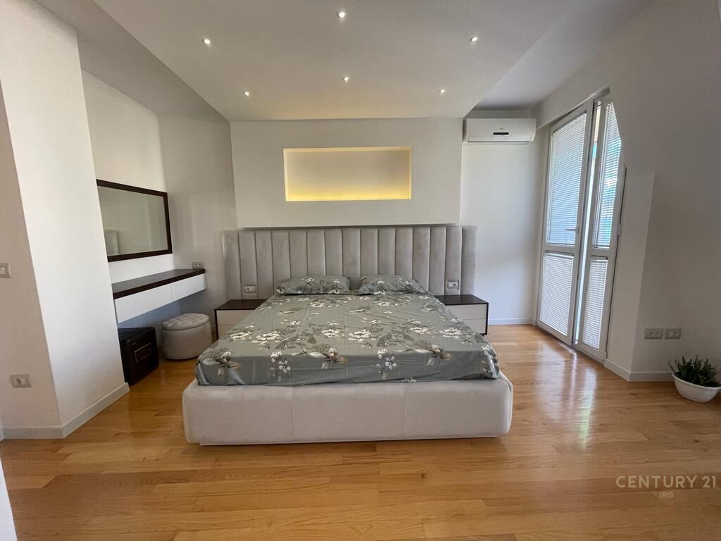 LUXURY APARTMENT 3+1+2 WITH PARKING SPACE FOR RENT, Ambasador 2